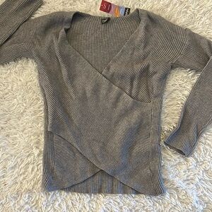 Cross-cross waffle-knit top